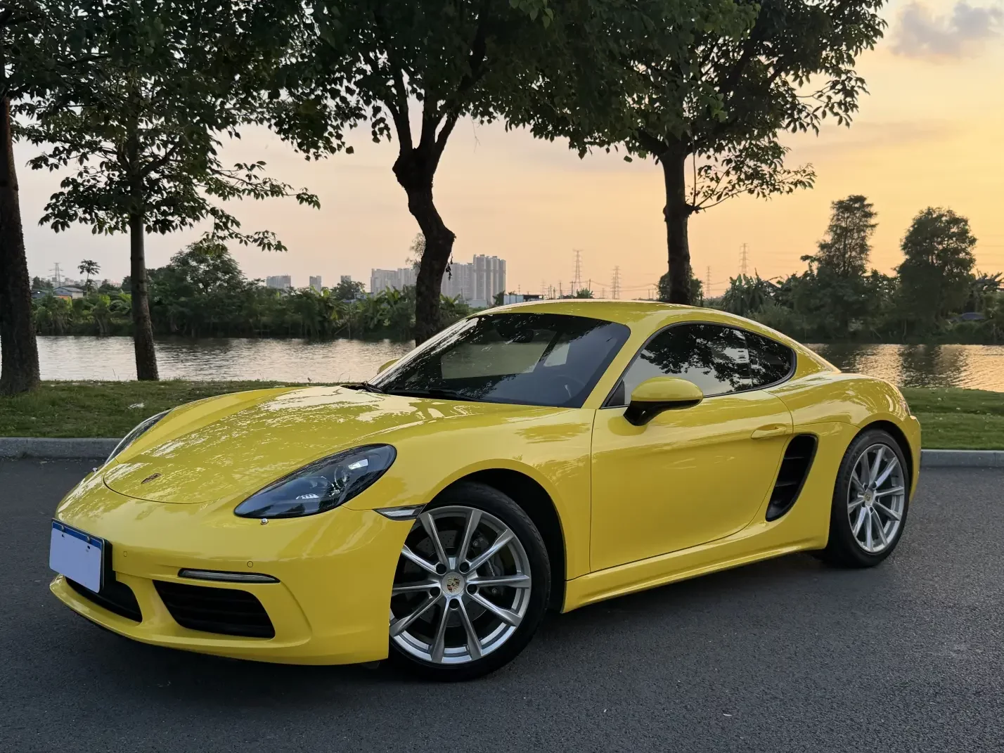 Porsche 718