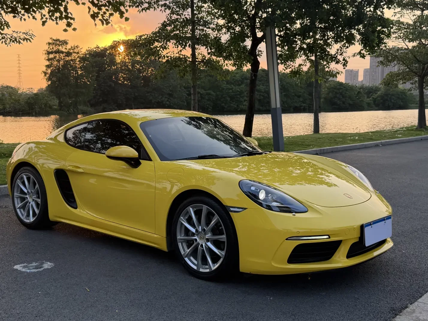 Porsche 718