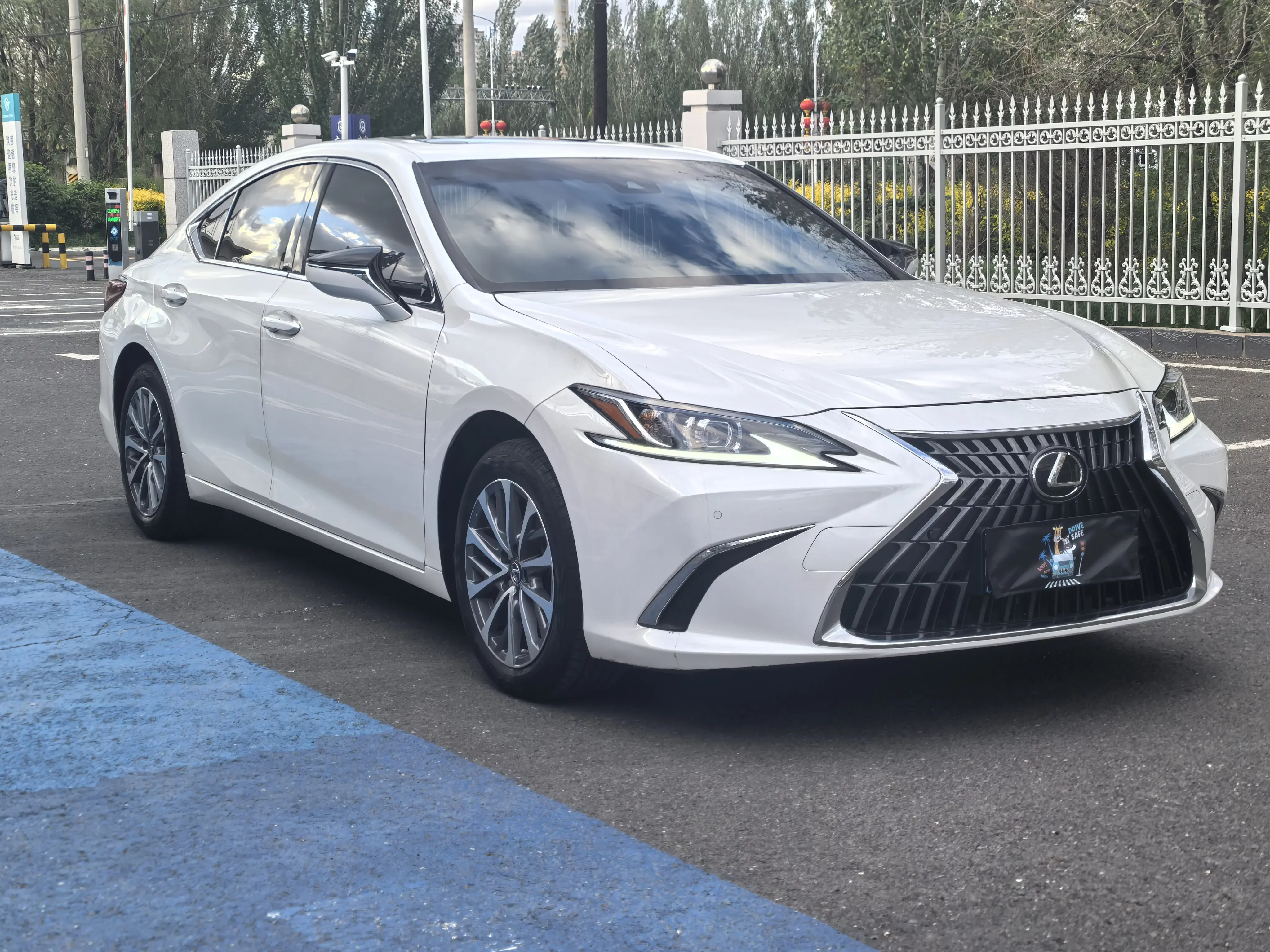 Lexus ES