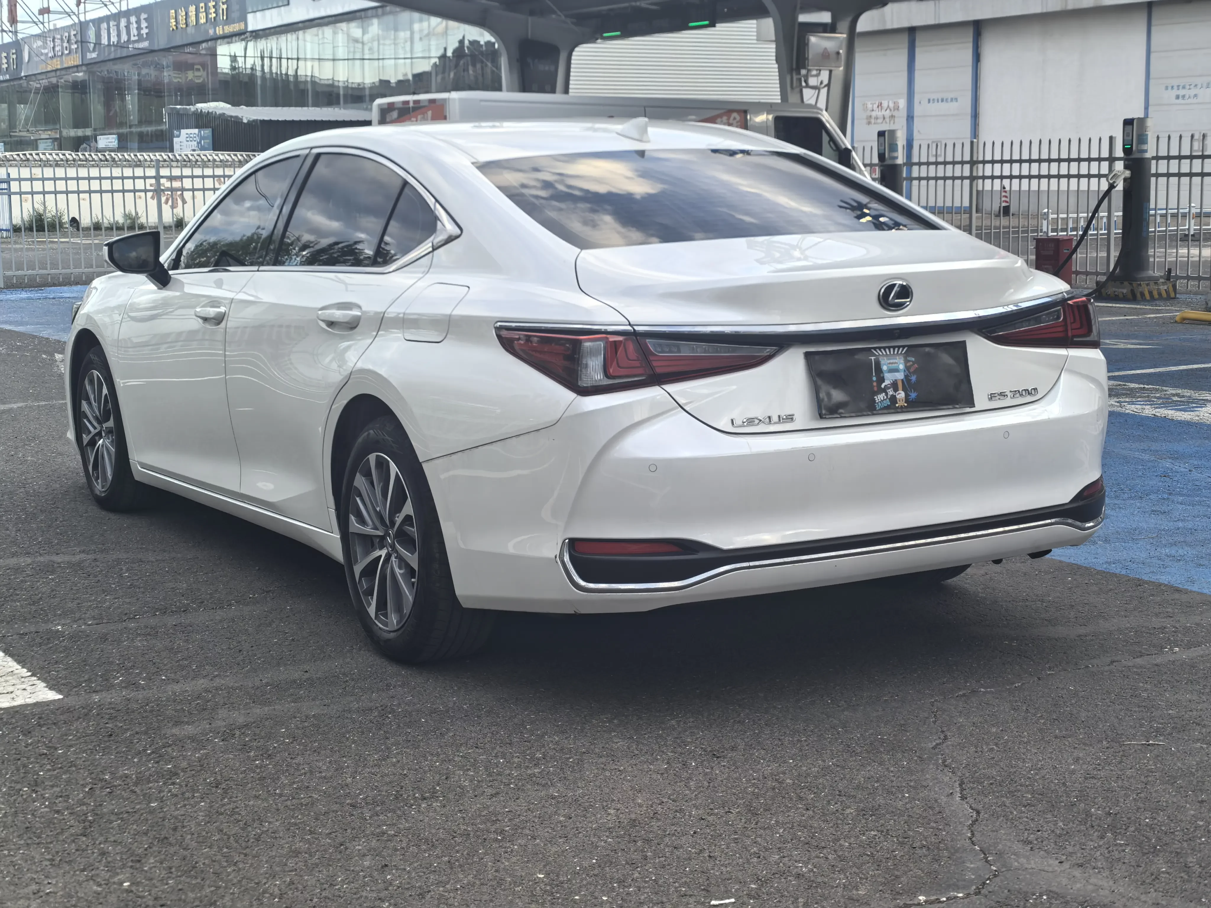 Lexus ES