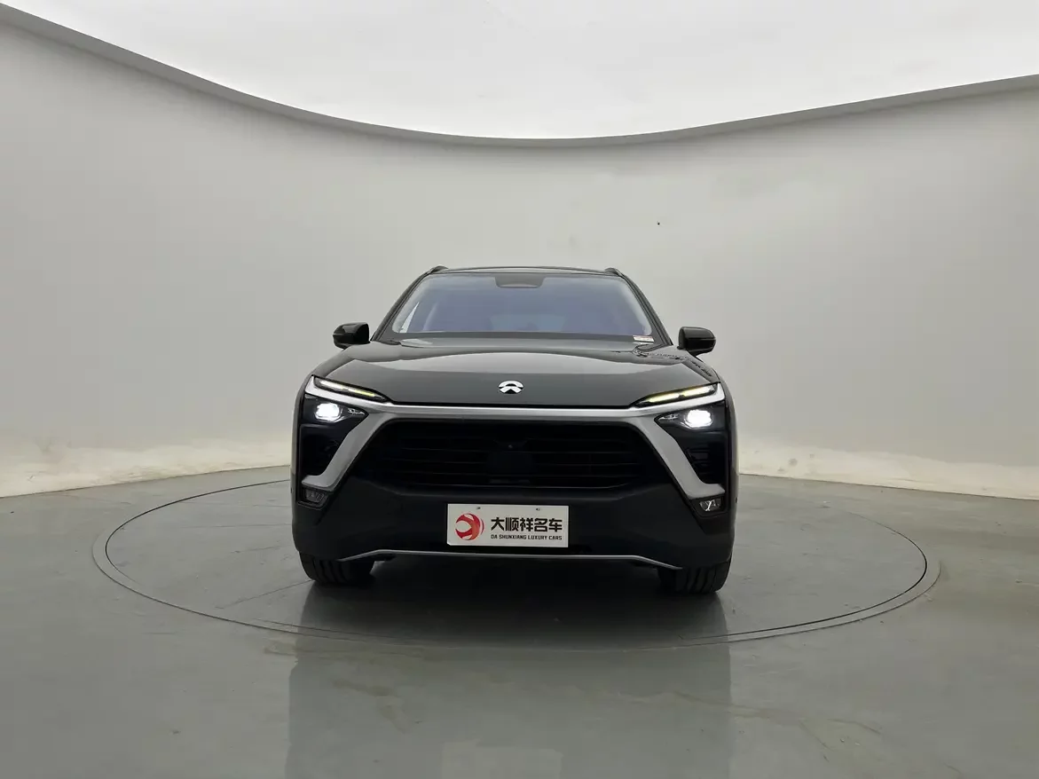 NIO ES8