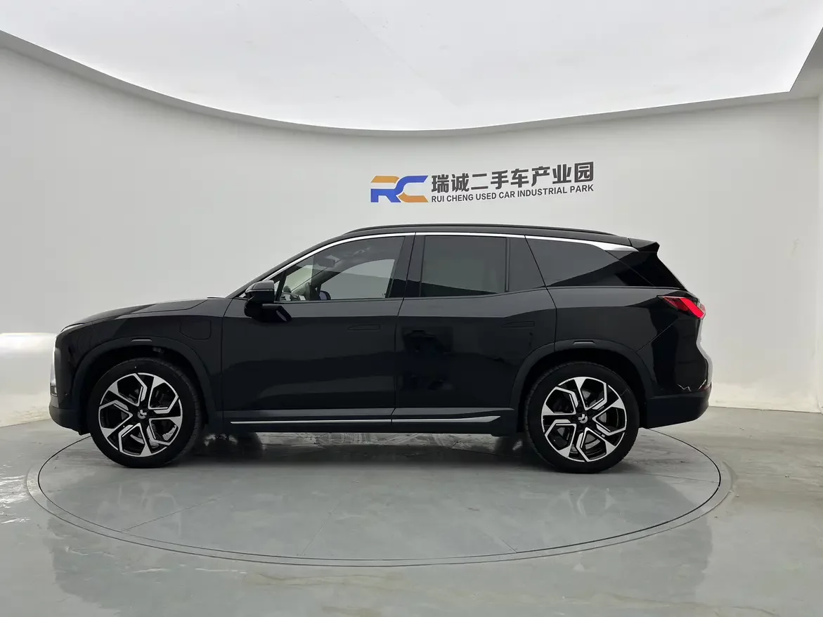 NIO ES8