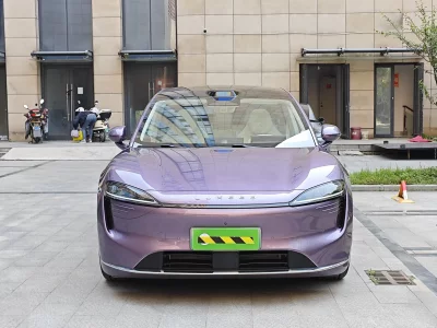 Luxeed Zhijie R7
