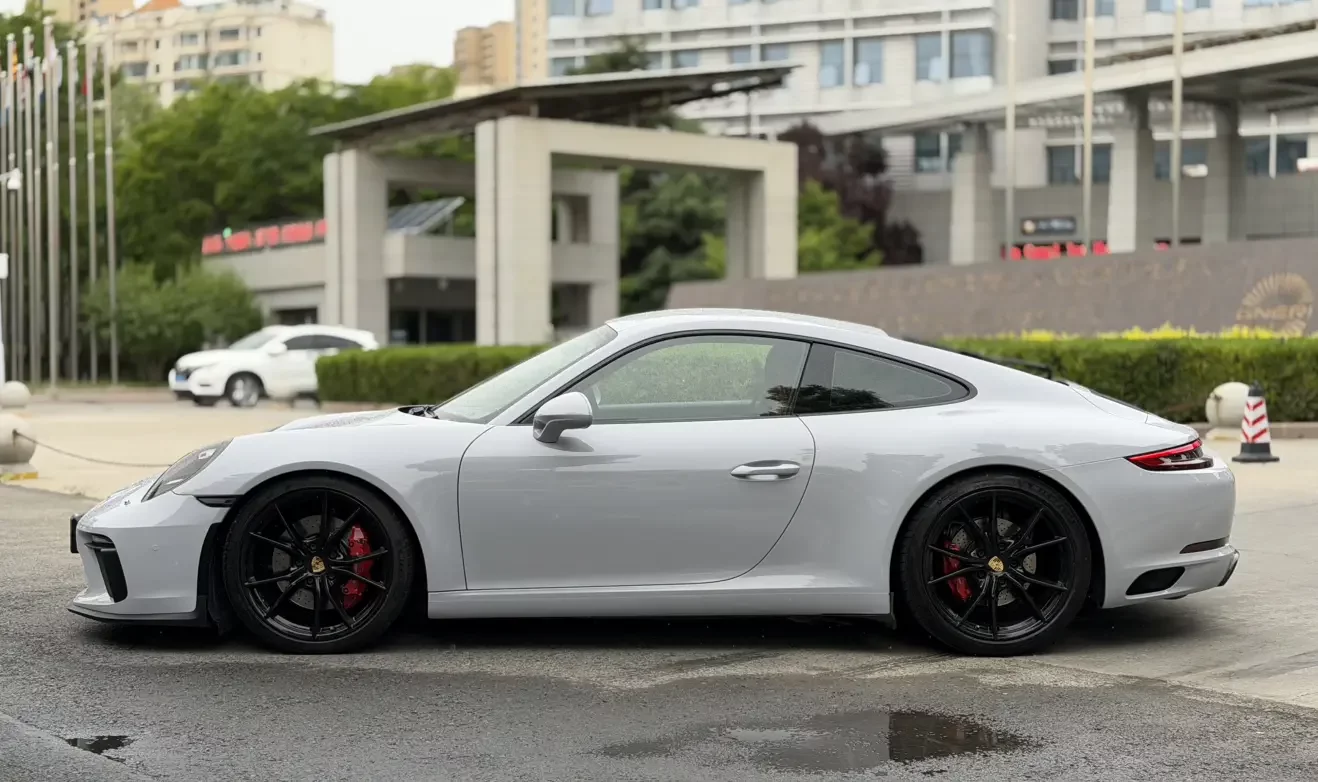 Porsche 911