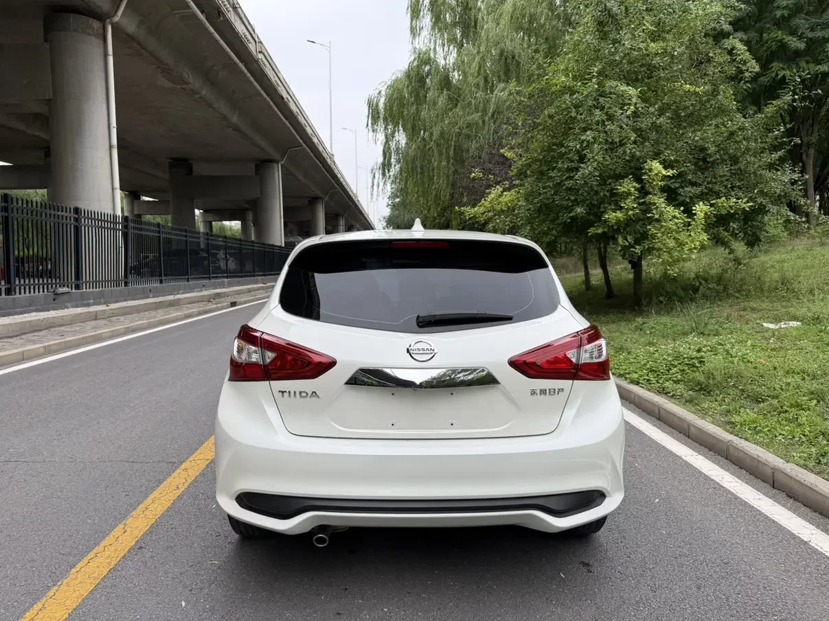 Nissan Tiida