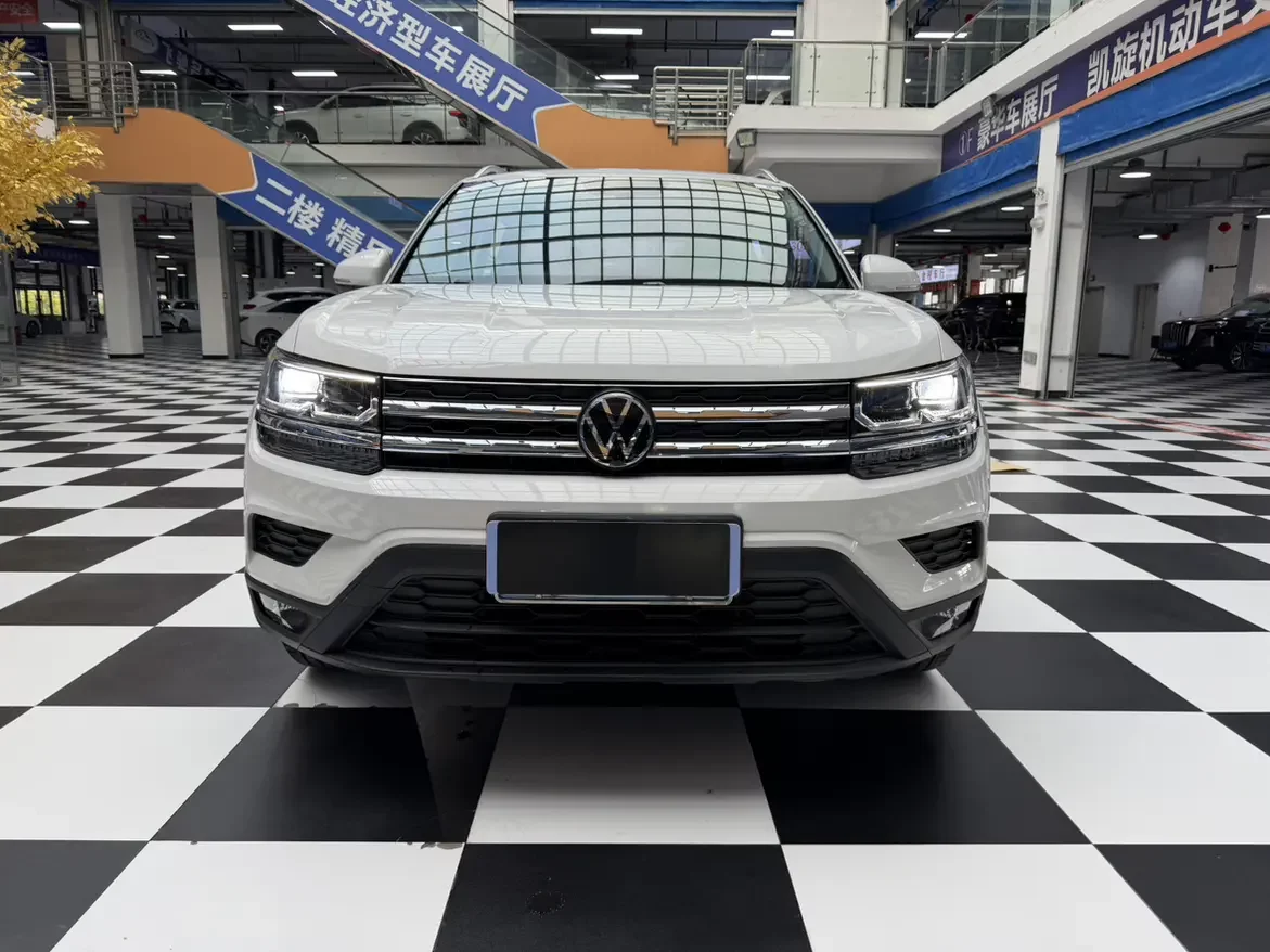 Volkswagen Tharu
