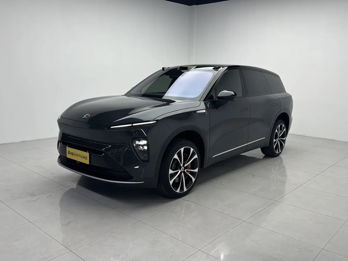NIO ES8