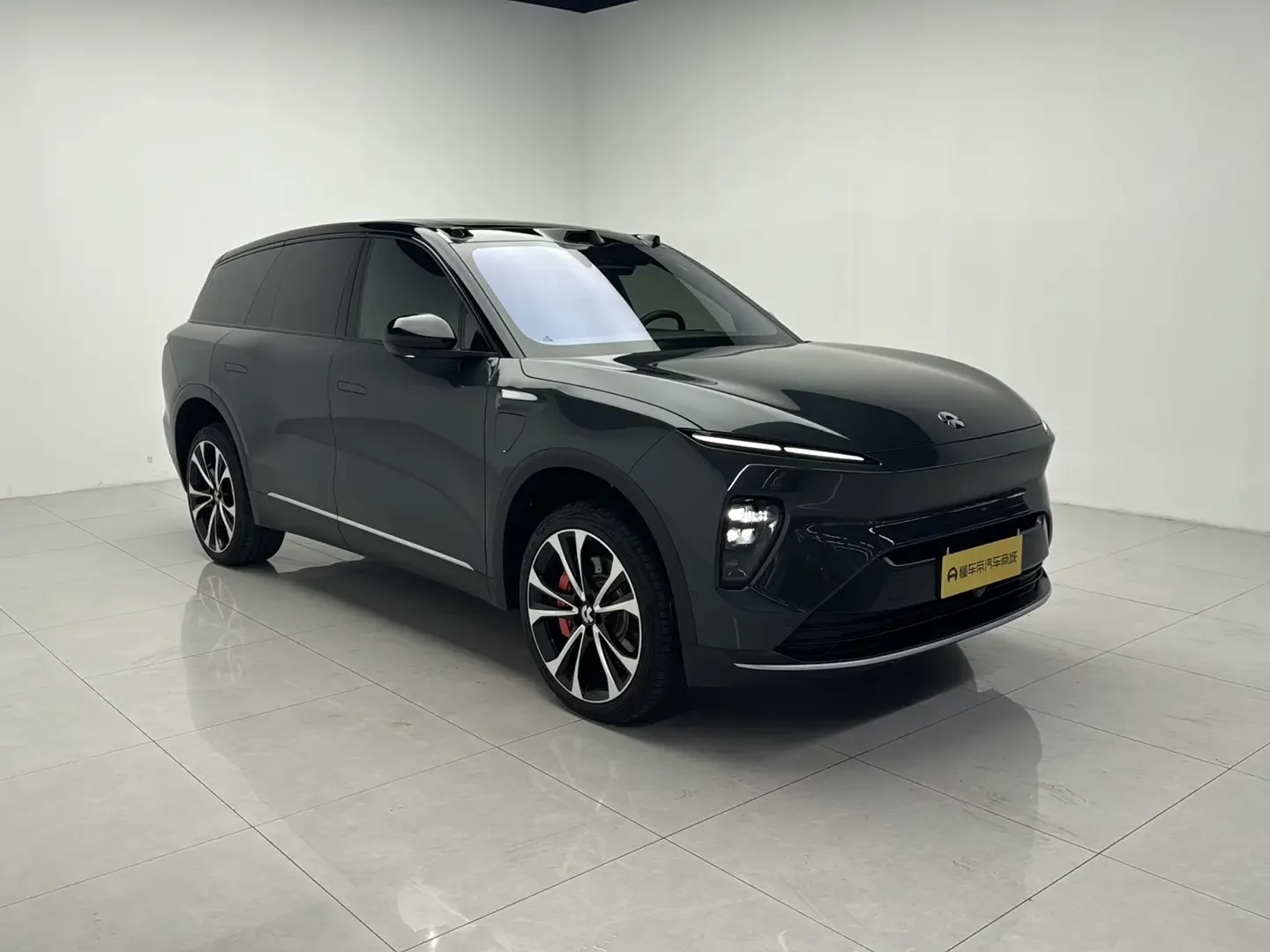 NIO ES8
