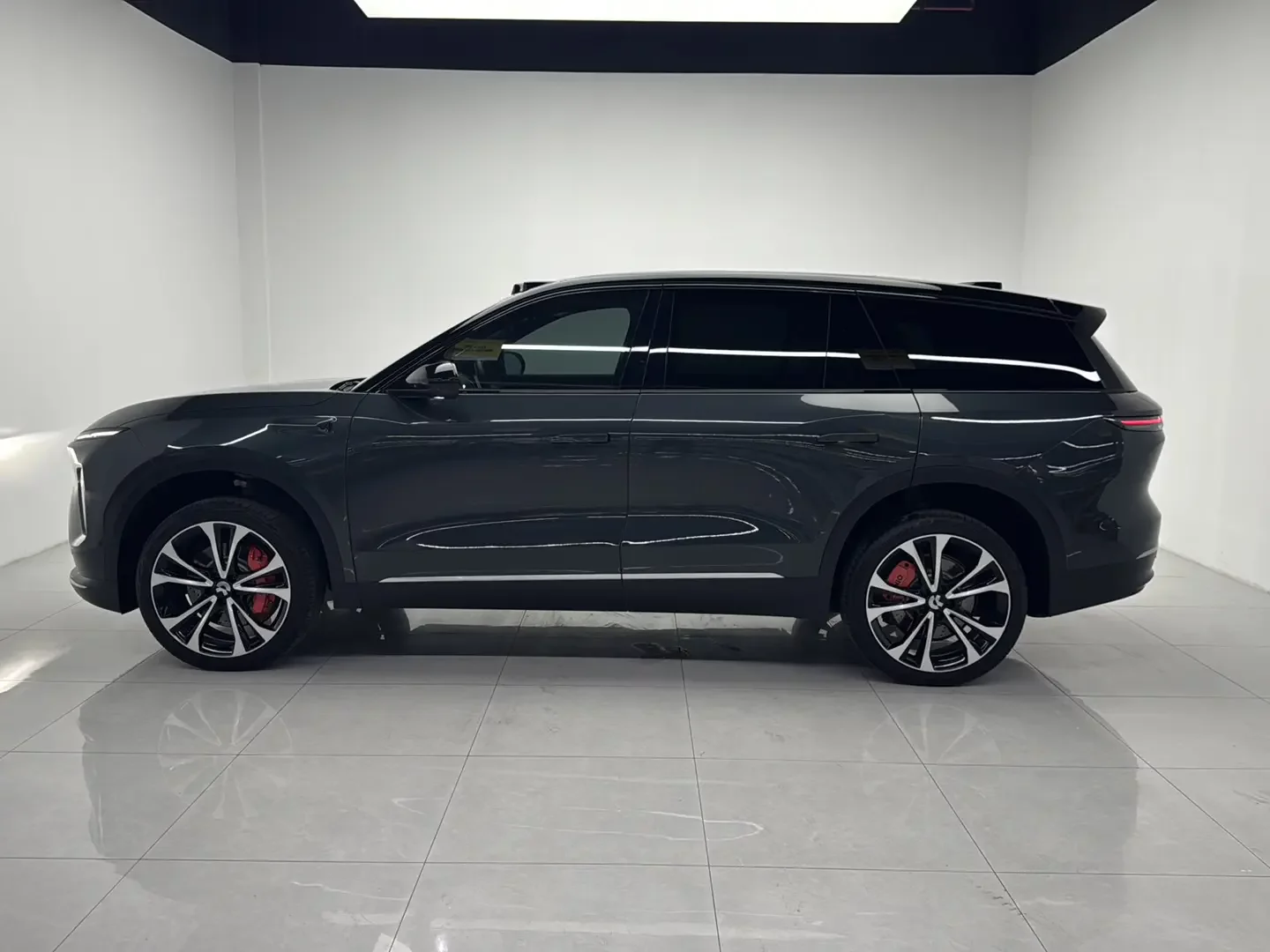 NIO ES8