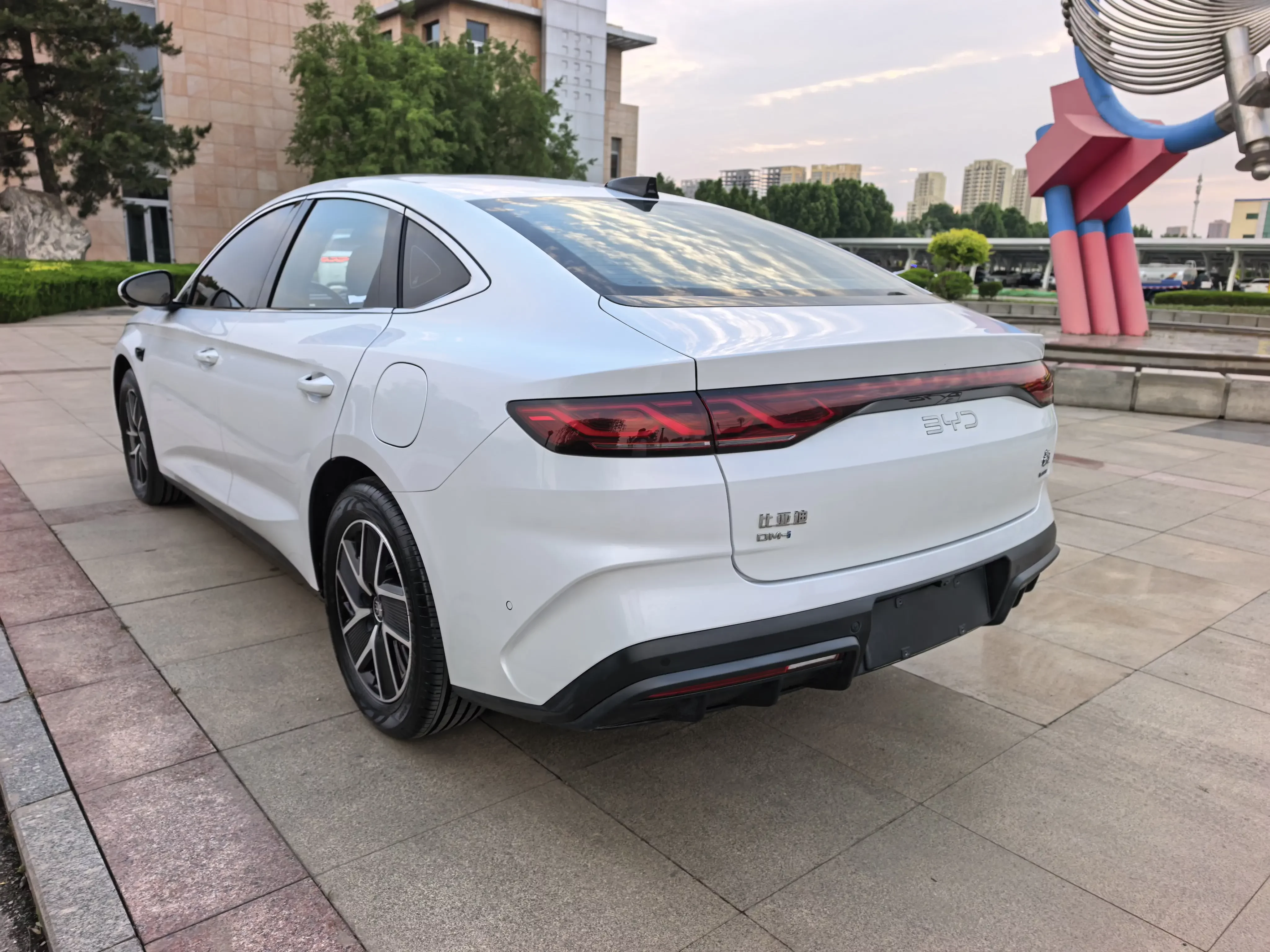 BYD Qin L DM