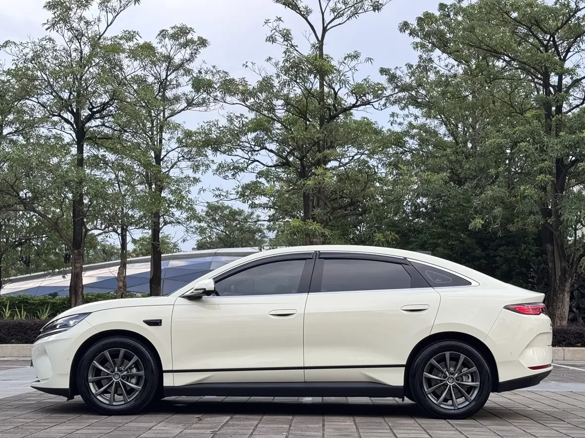 BYD Qin L EV