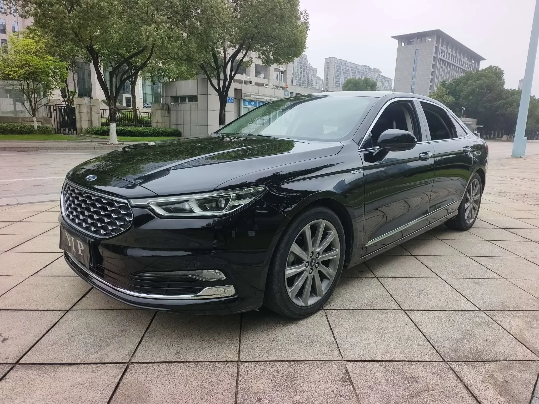 Ford Taurus