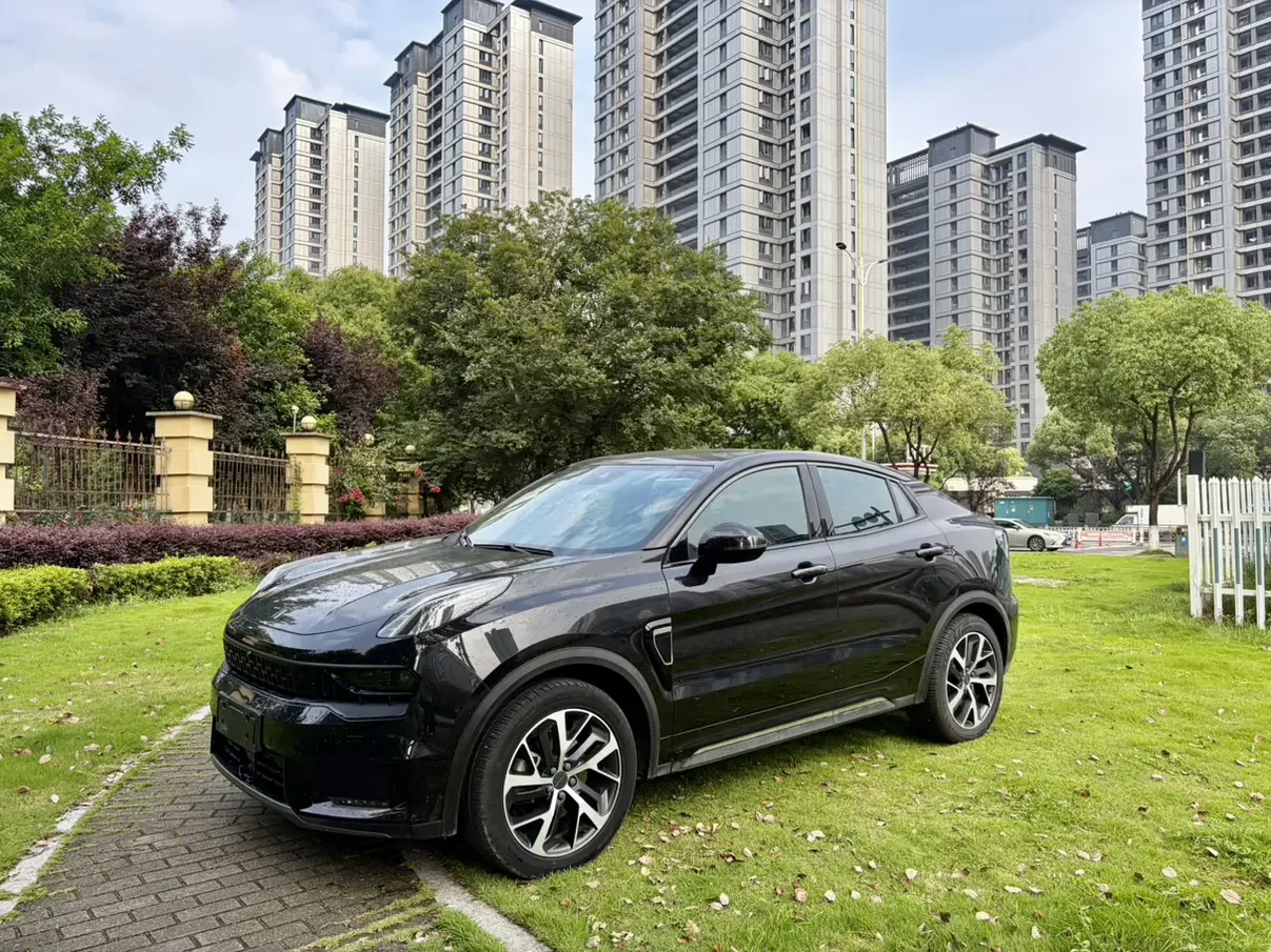 Lynk & Co 05