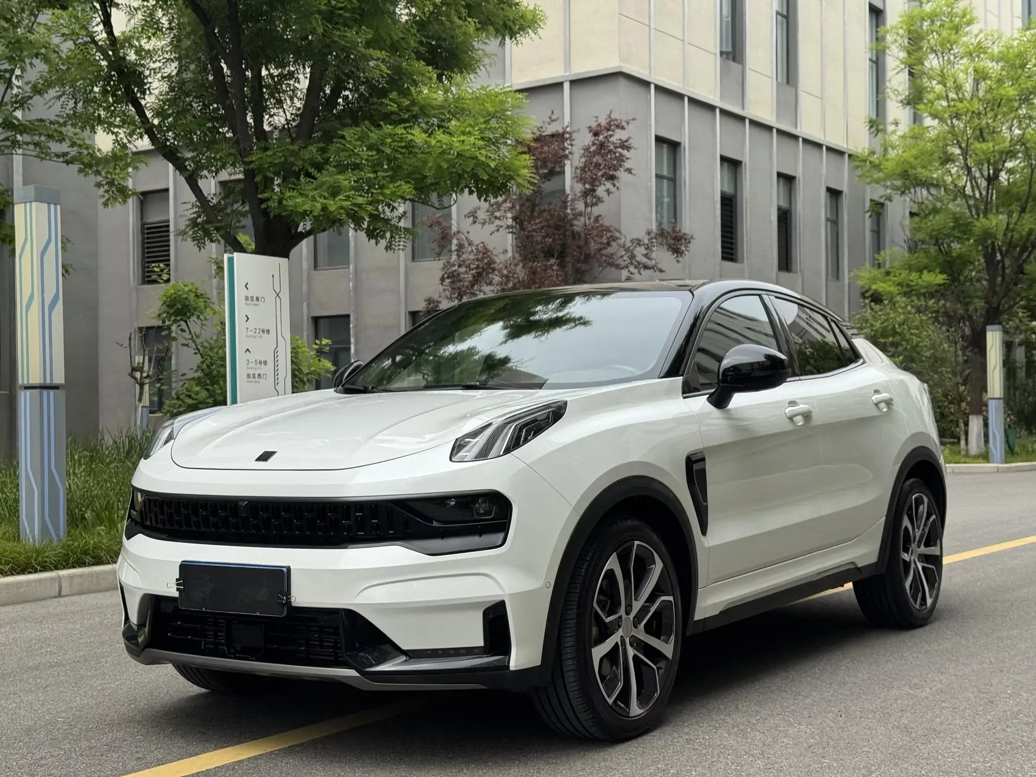 Lynk & Co 05