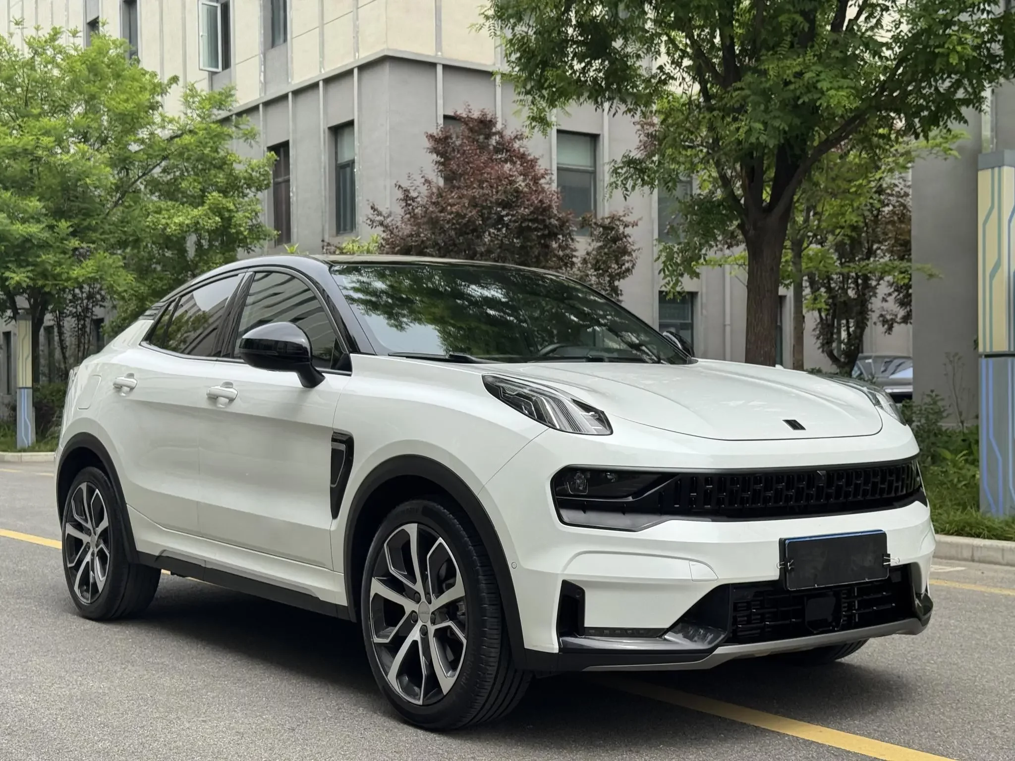 Lynk & Co 05