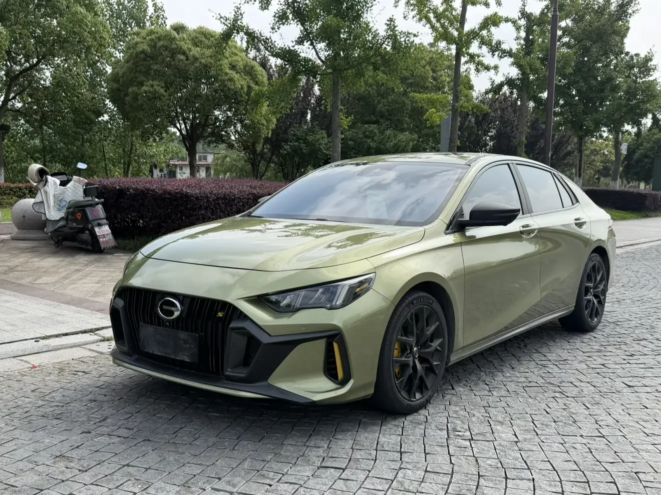 GAC Trumpchi Empow  из Китая