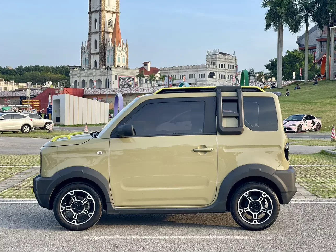 Geely panda