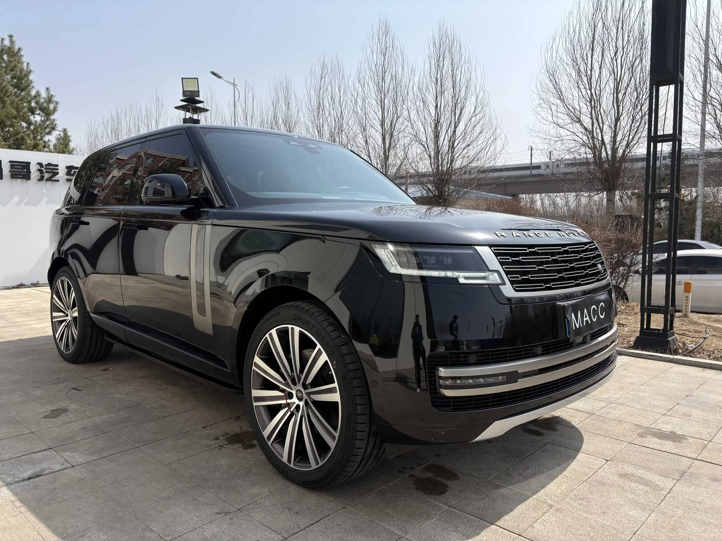 Land Rover range rover