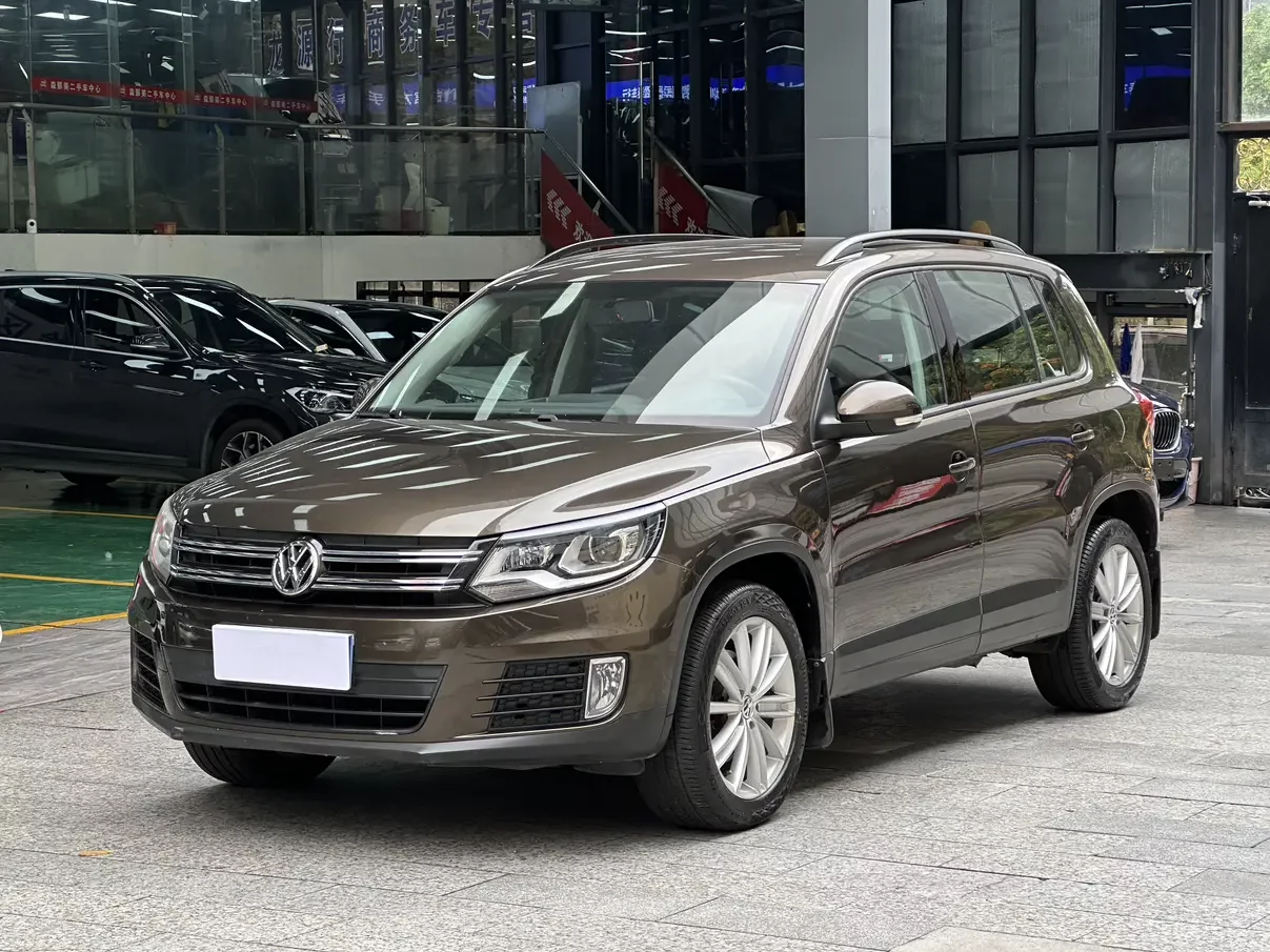 Volkswagen Tiguan (Tharu)
