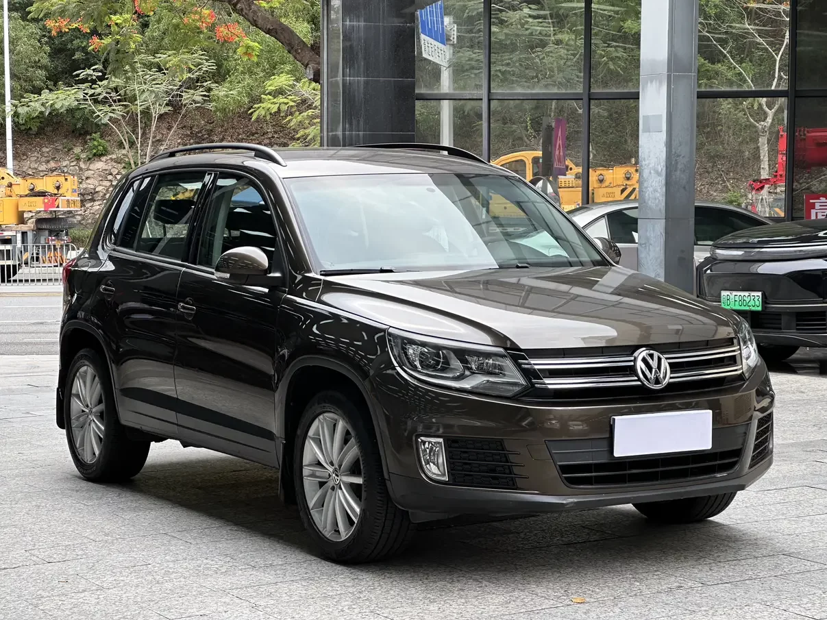 Volkswagen Tiguan (Tharu)