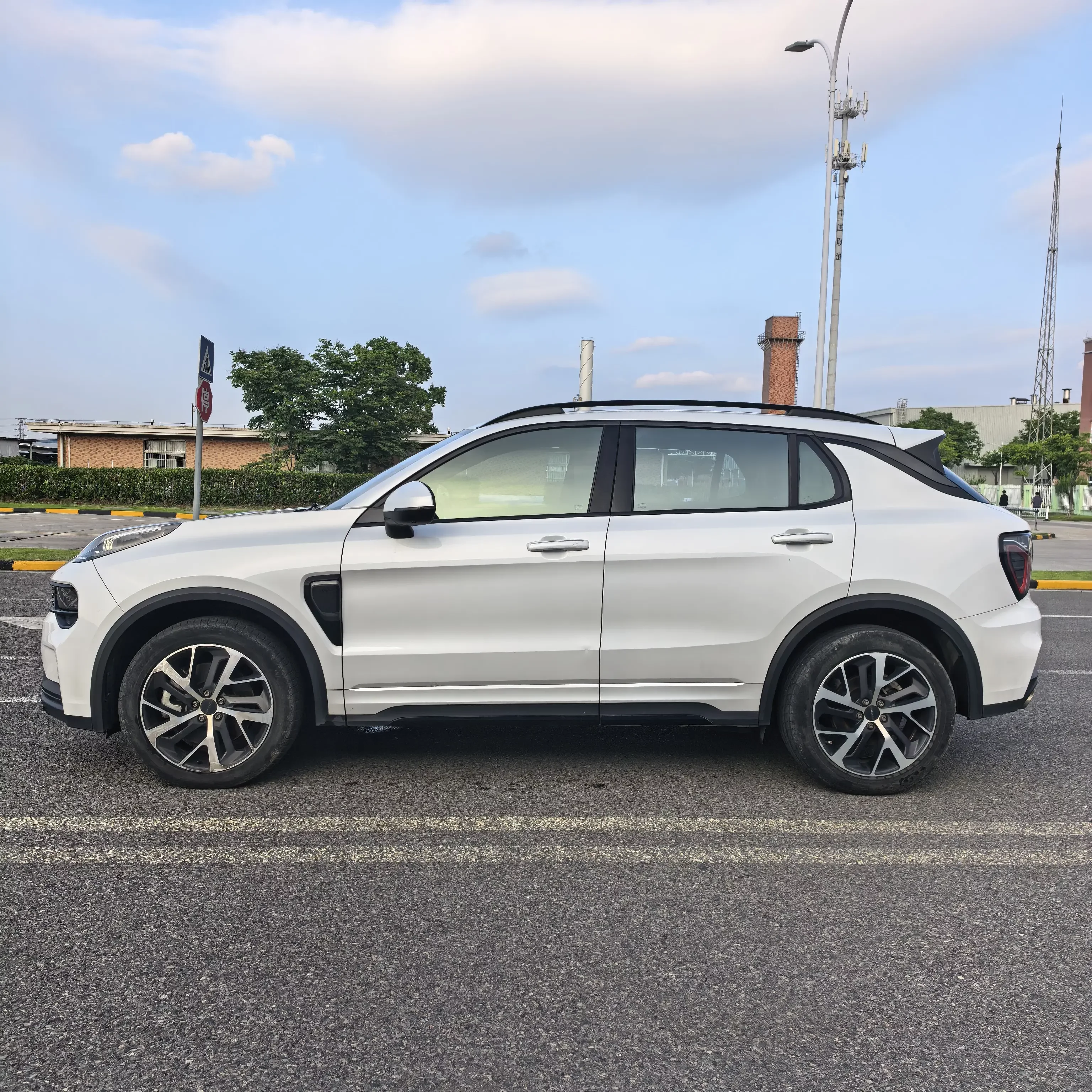 Lynk & Co 01 EM-P