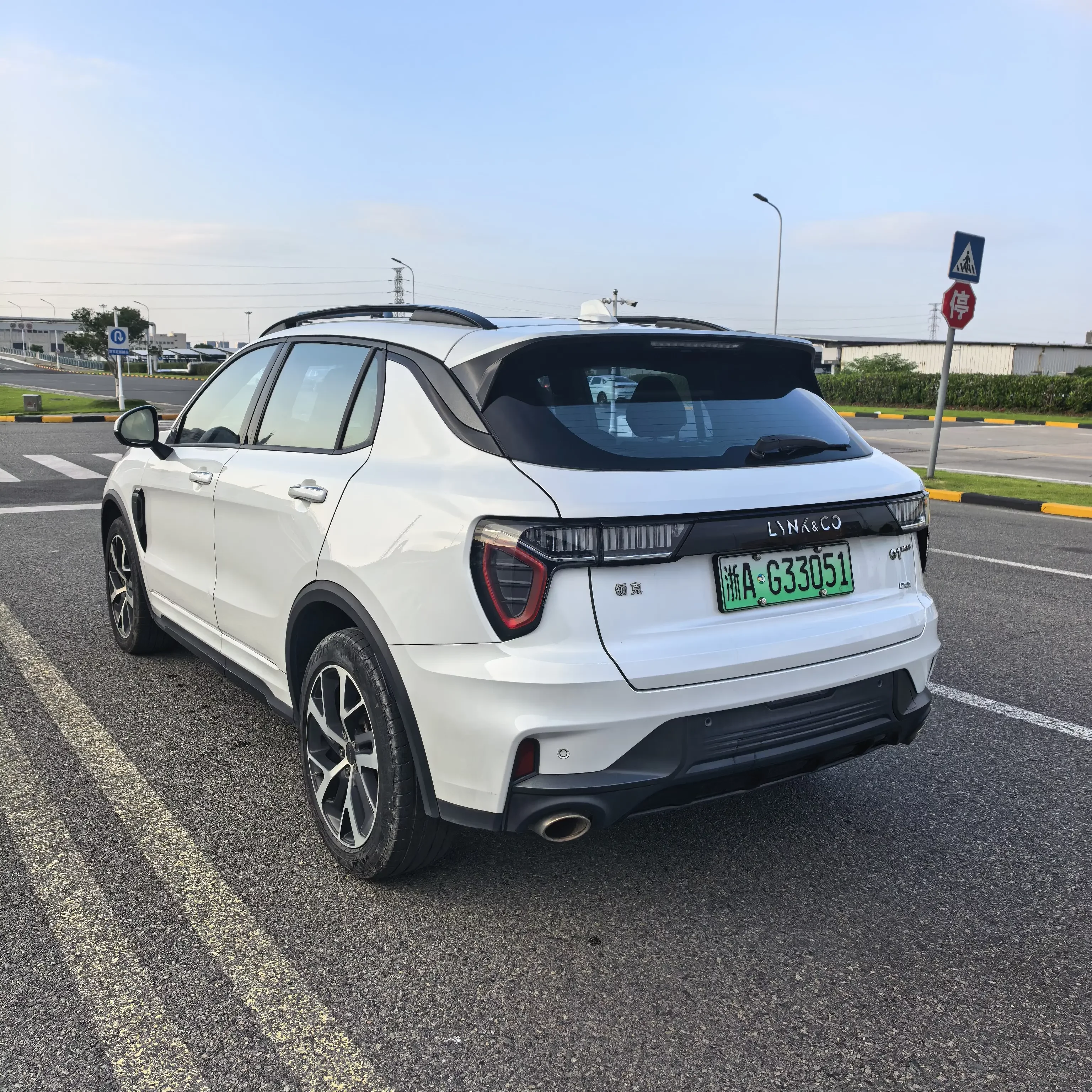 Lynk & Co 01 EM-P