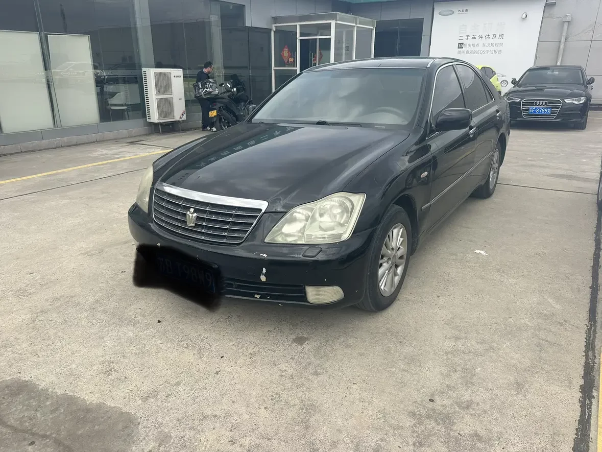 Toyota crown