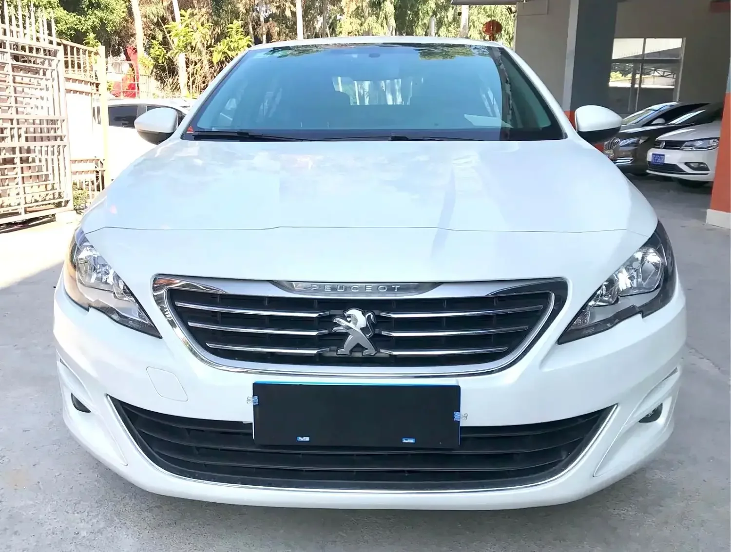 Peugeot 408