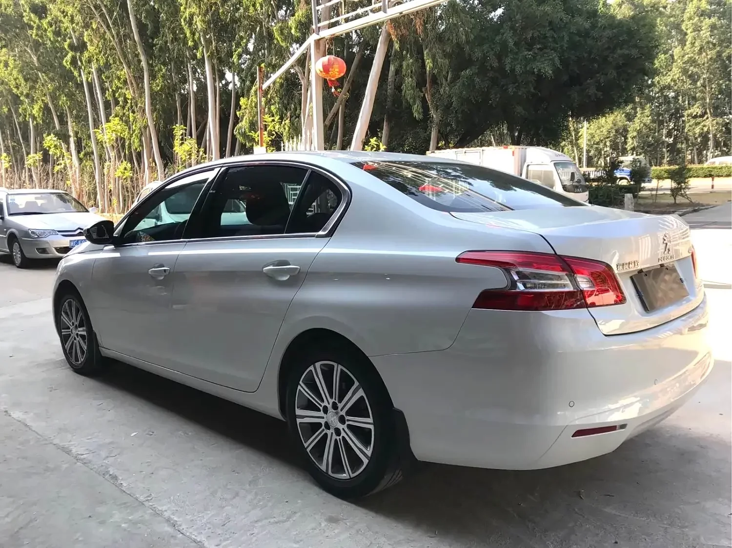 Peugeot 408