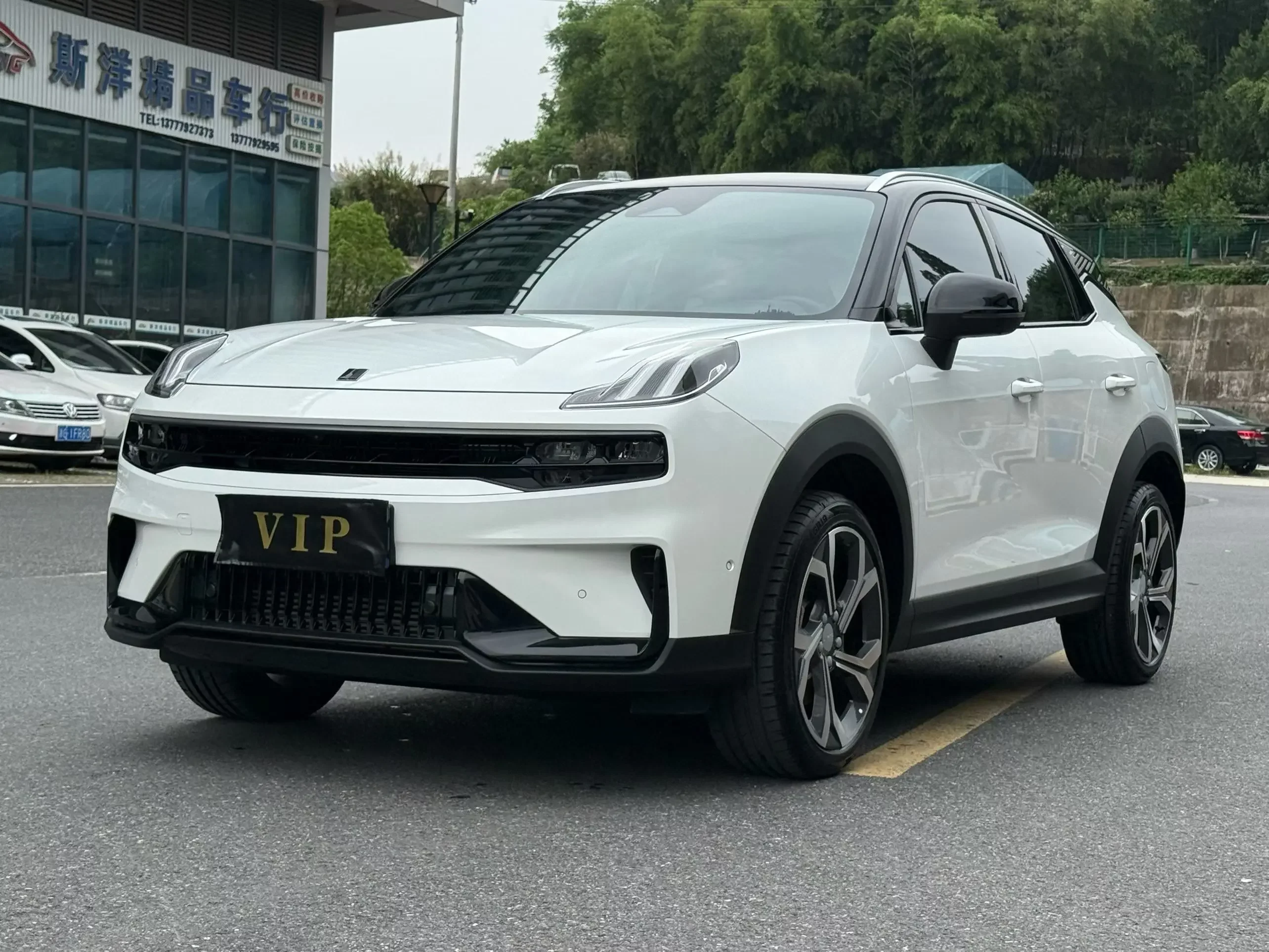 Lynk & Co 06