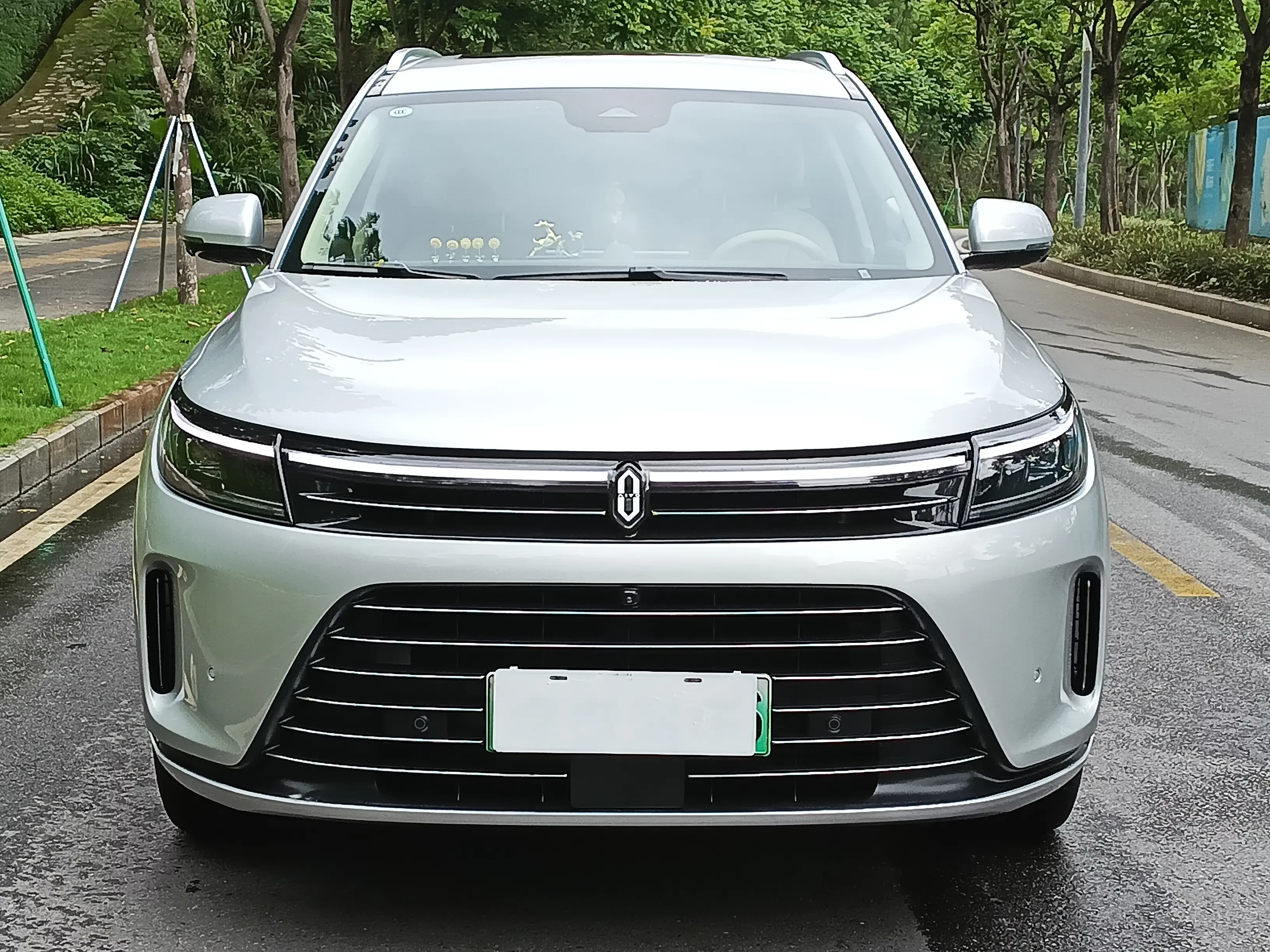 AITO M7 (Wenjie M7)  из Китая