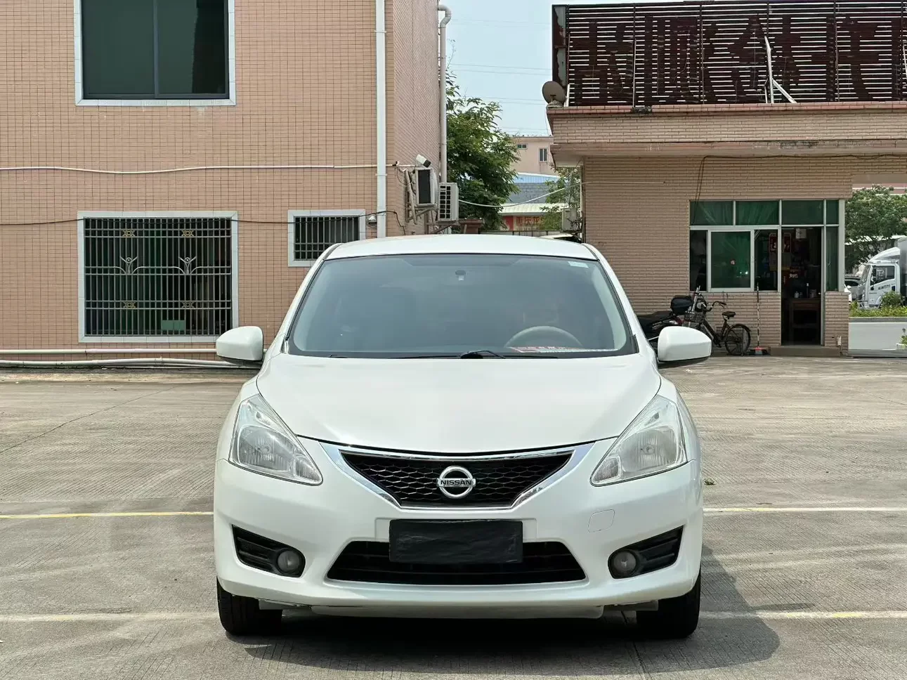 Nissan Tiida
