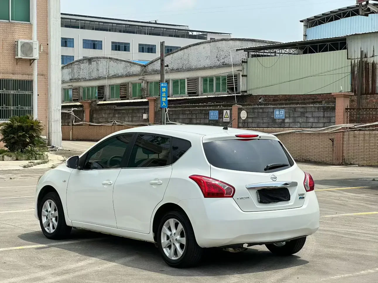 Nissan Tiida