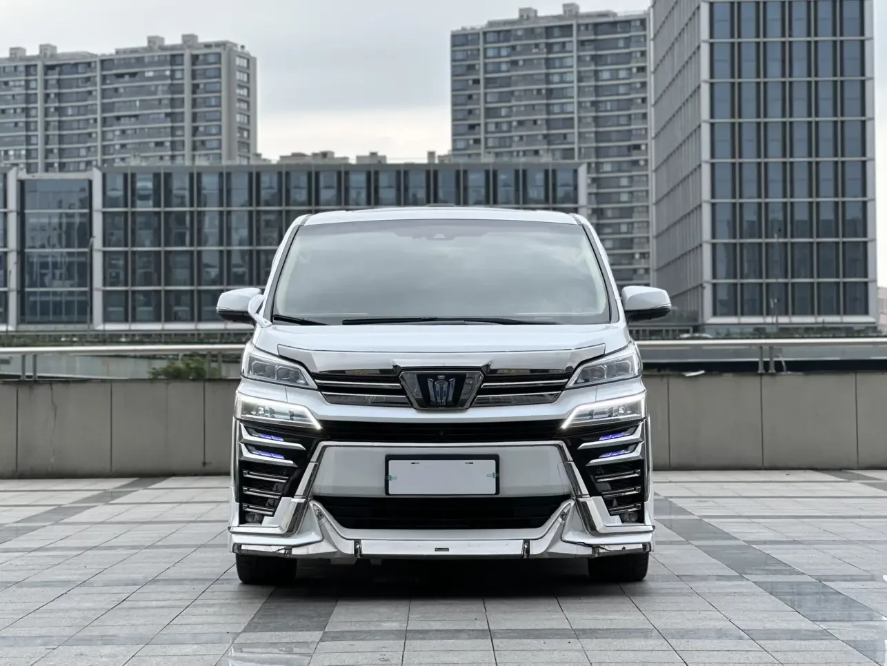 Toyota Crown Wellfire