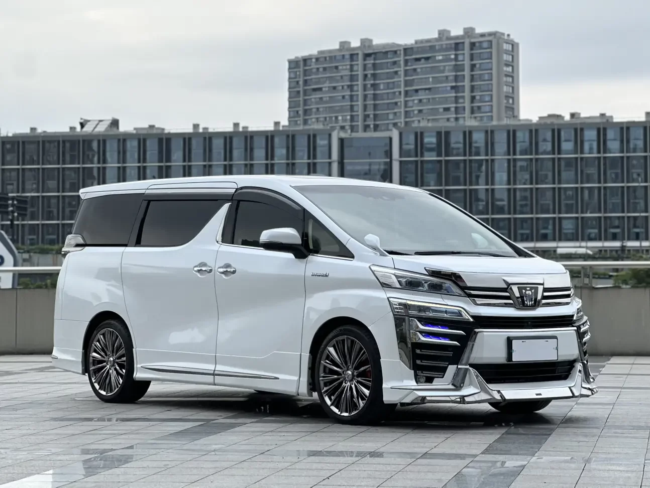 Toyota Crown Wellfire