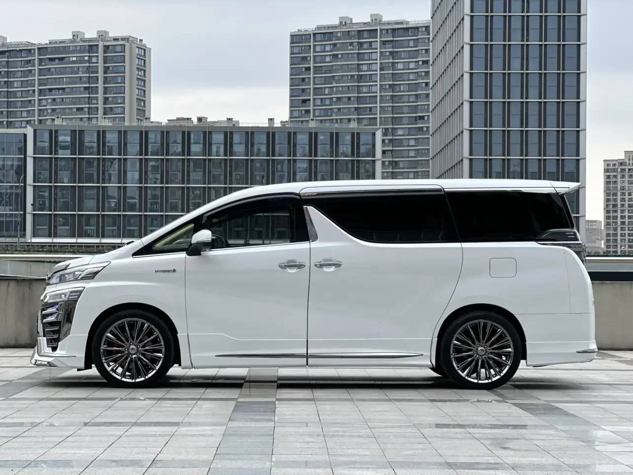 Toyota Crown Wellfire