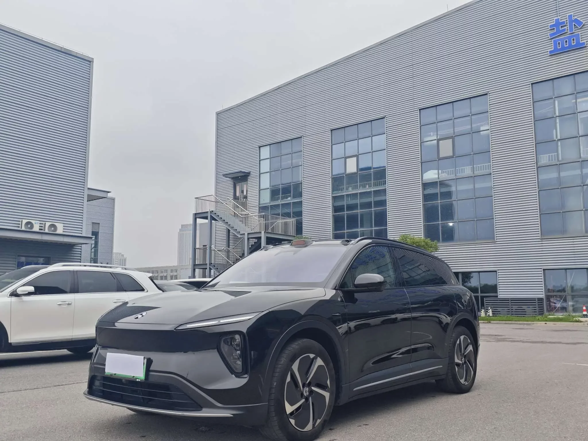 NIO ES6