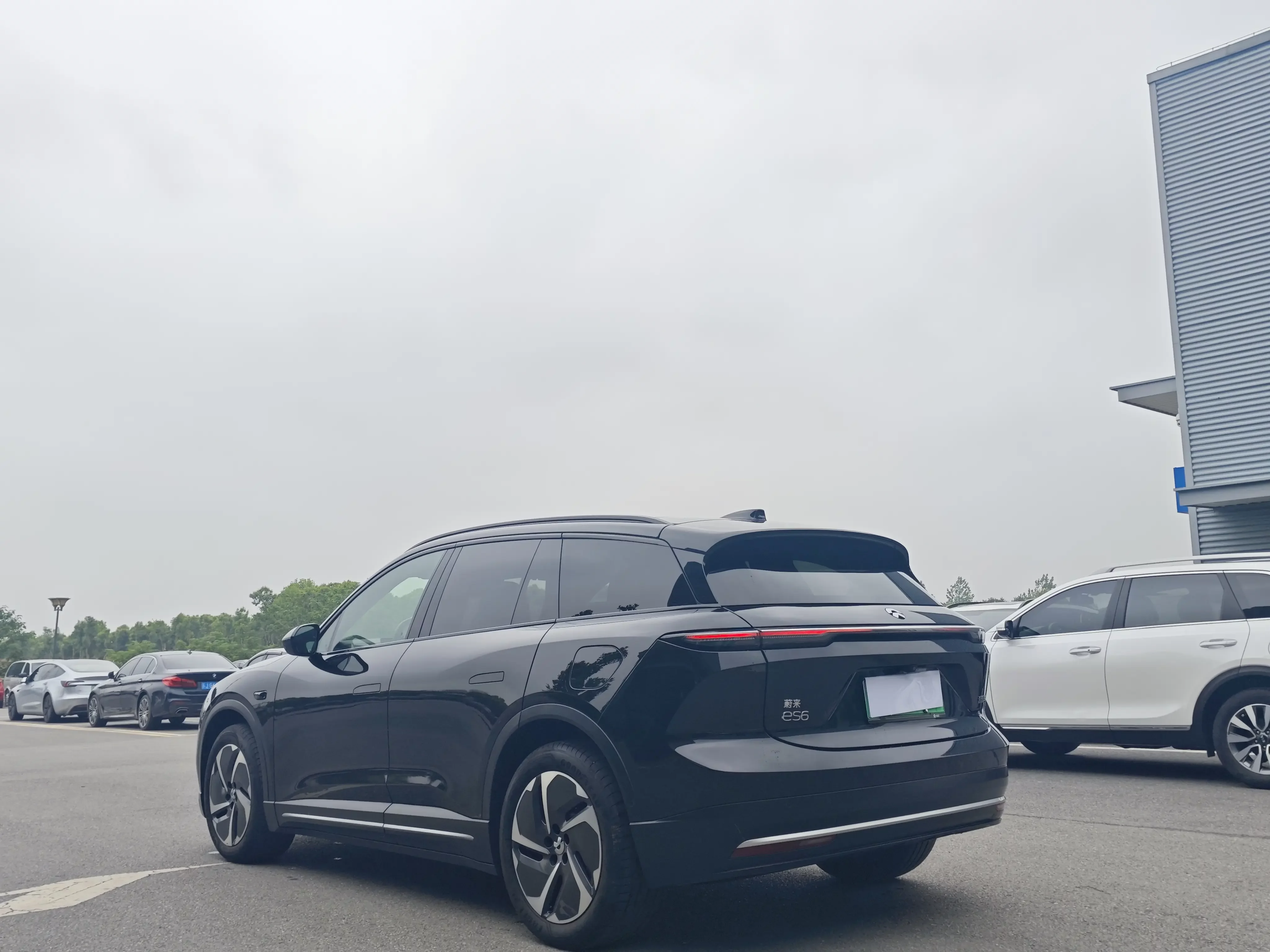 NIO ES6