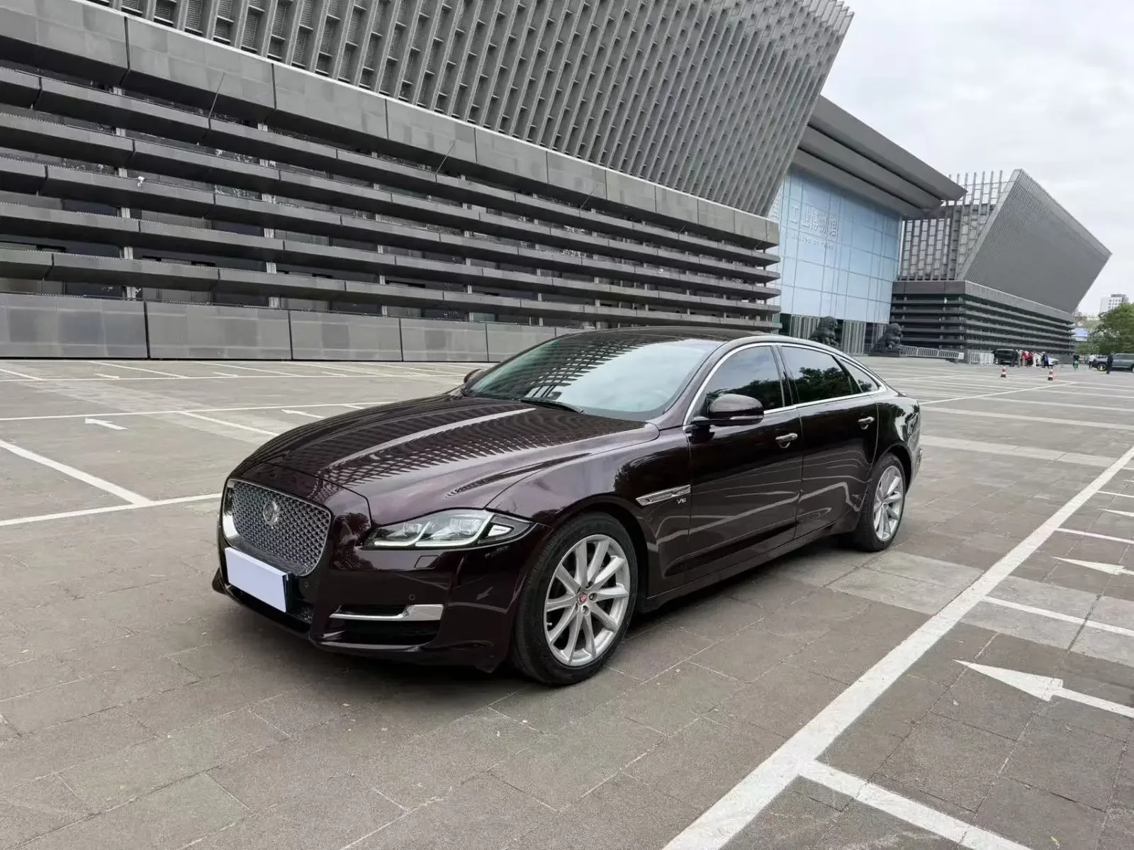 Jaguar XJ