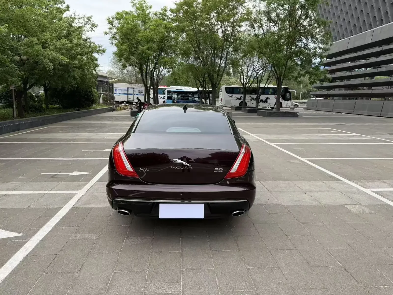 Jaguar XJ