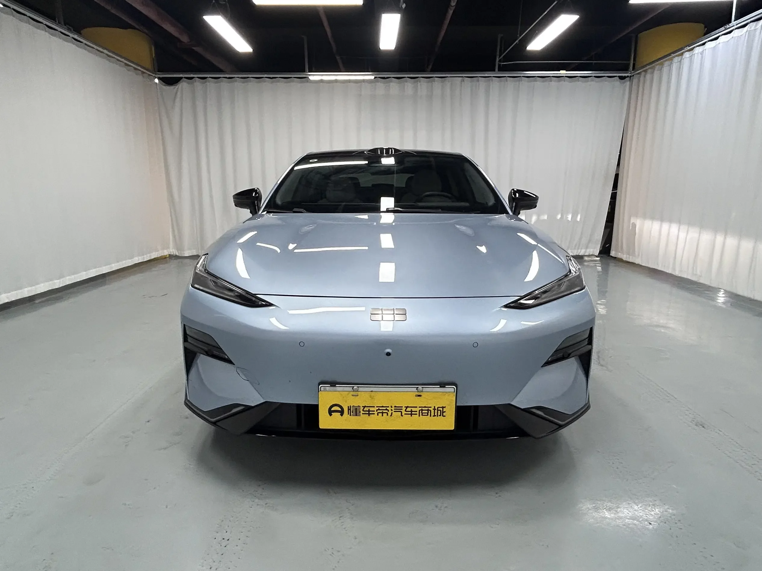 Geely Galaxy E8