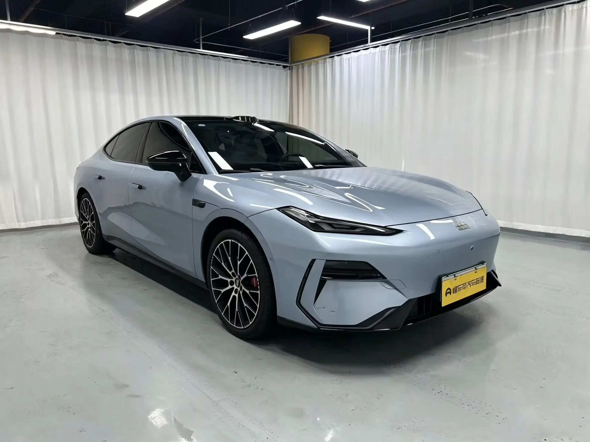Geely Galaxy E8