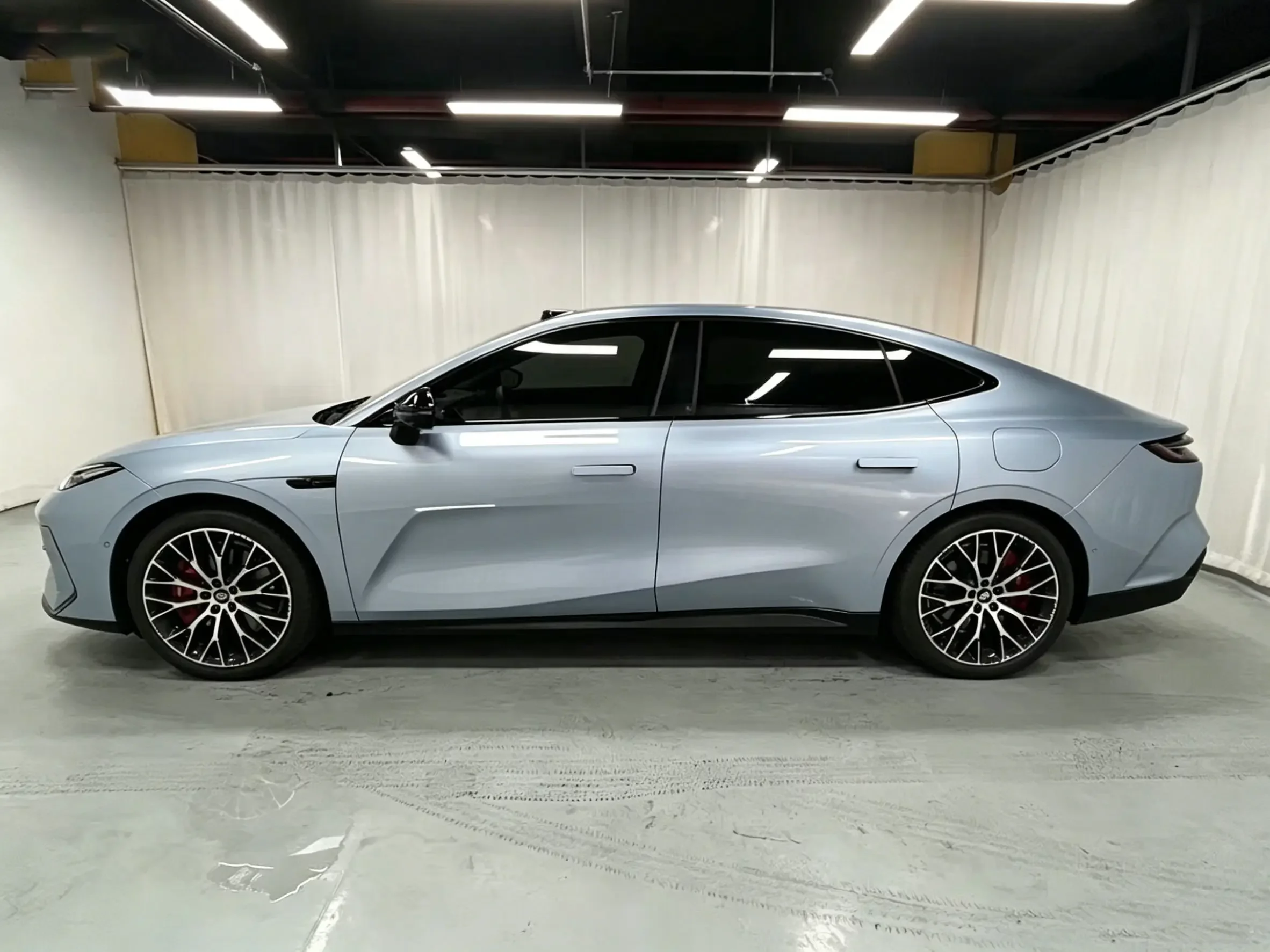 Geely Galaxy E8
