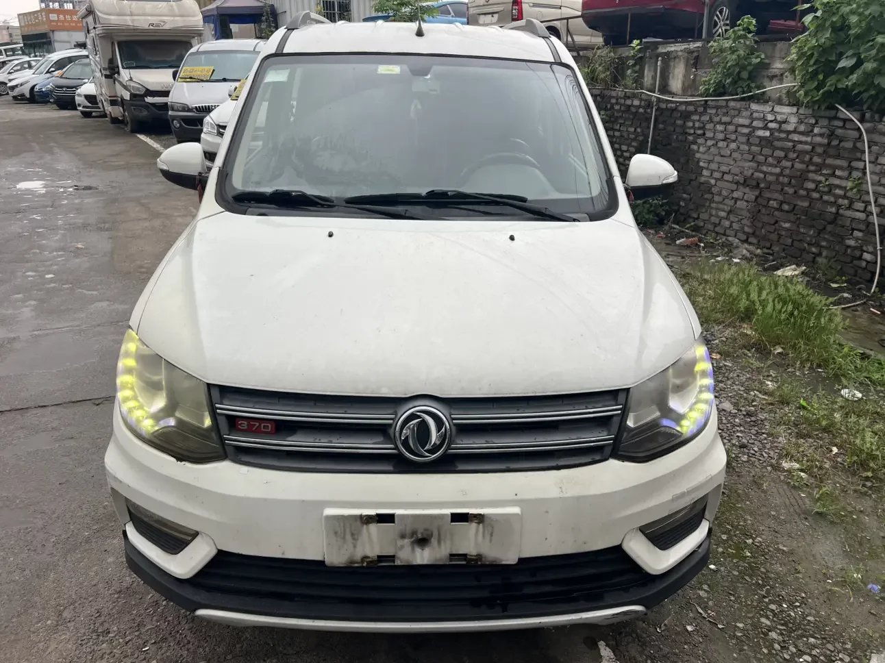 Dongfeng Fengon 370