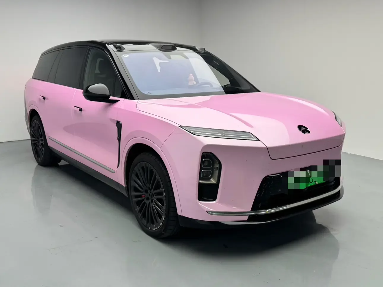NIO ES8