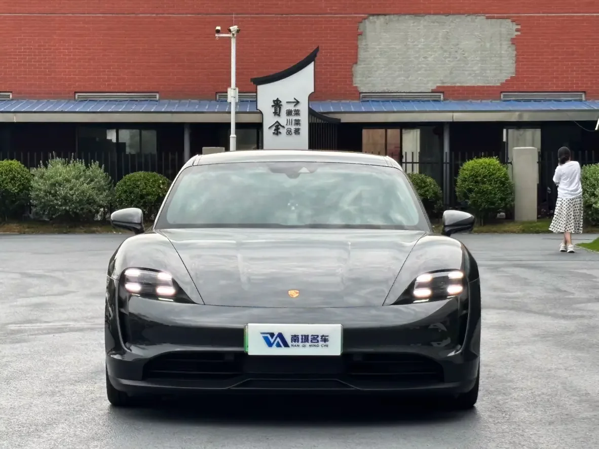 Porsche Taycan