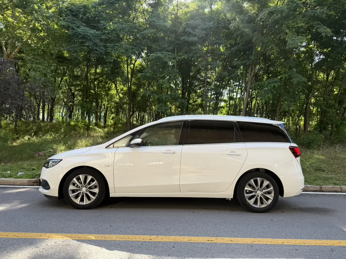 Buick GL6