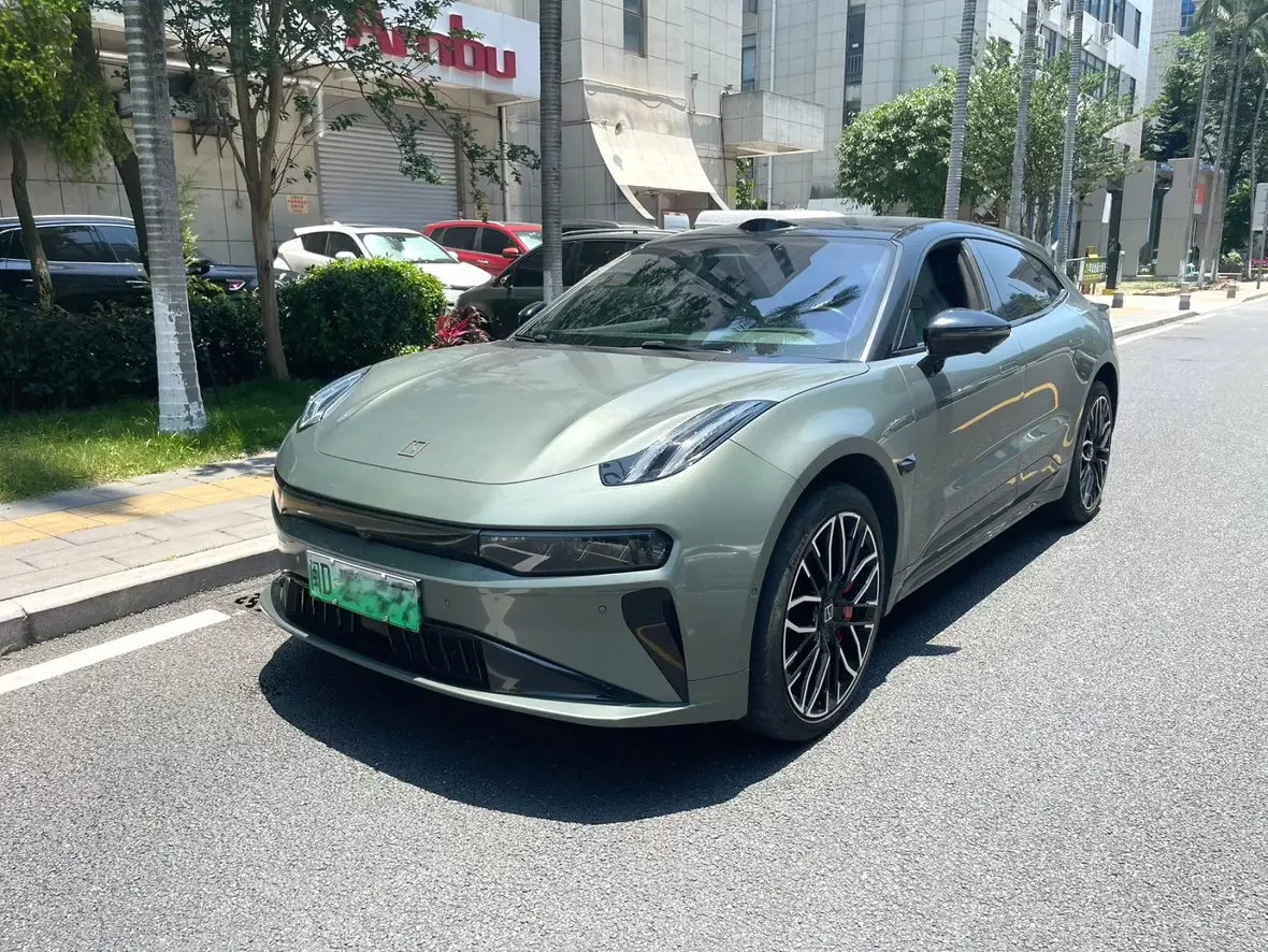 ZEEKR 001