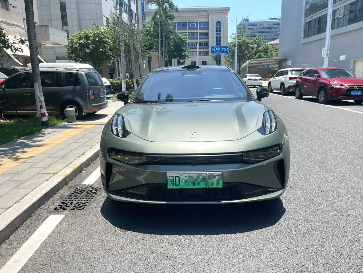 ZEEKR 001