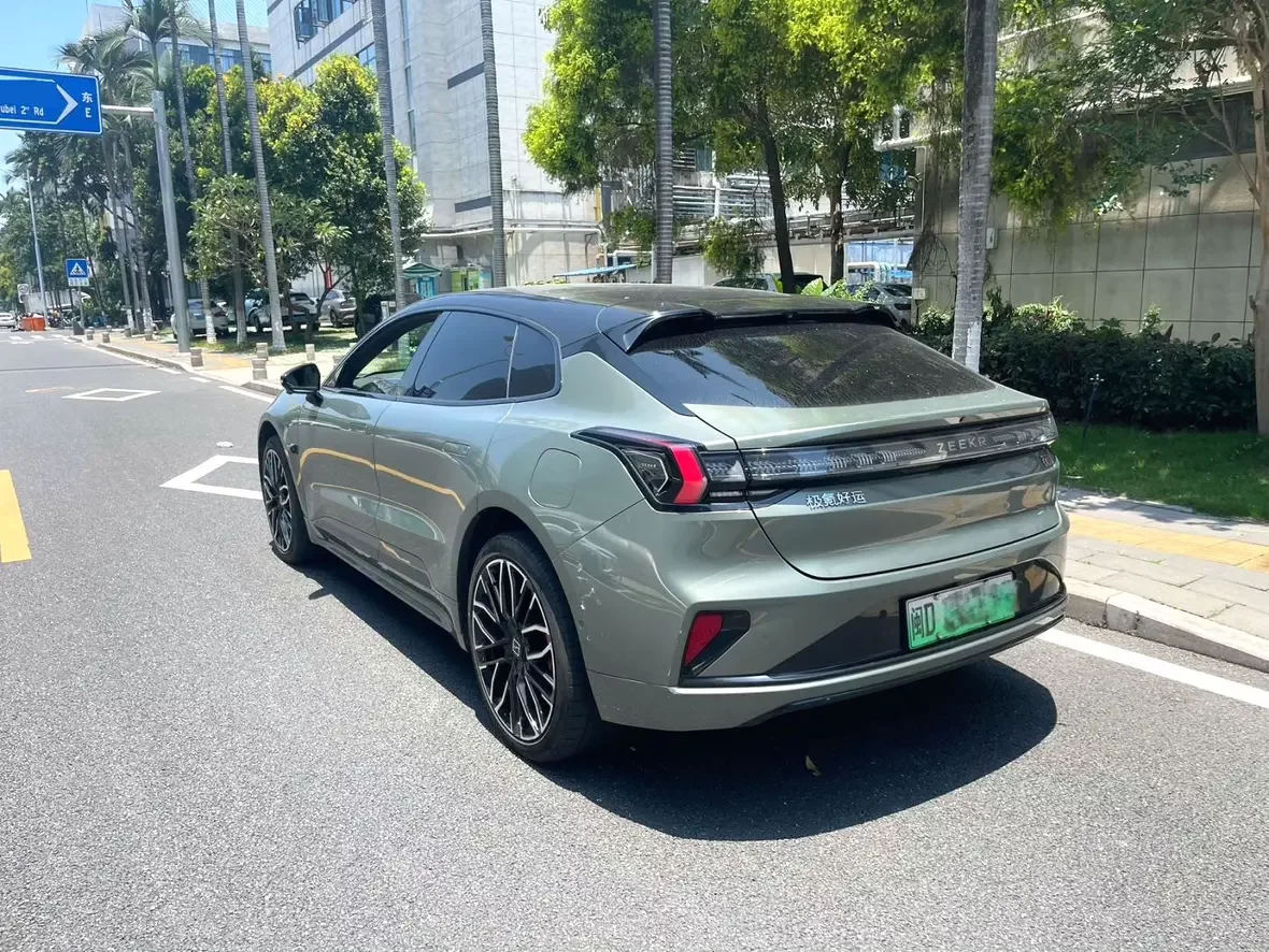 ZEEKR 001